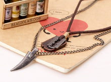 Load image into Gallery viewer, genuine leather male necklace 2019 high quality handmade cowhide men pendent retro charming jewelry resizable